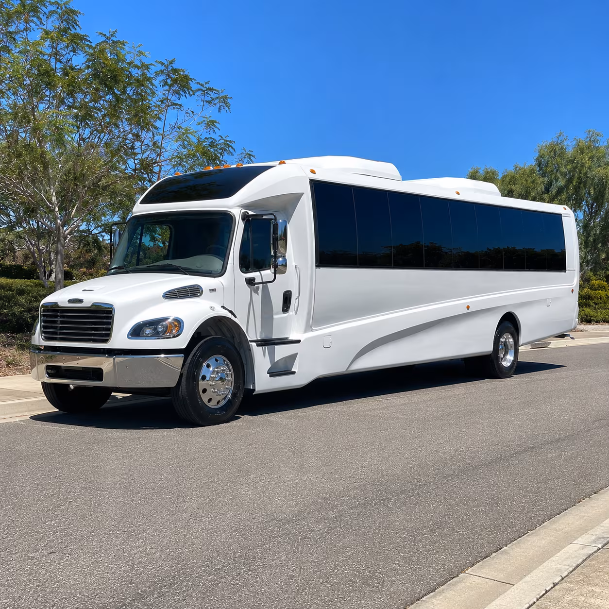 reading 28 passenger minibus