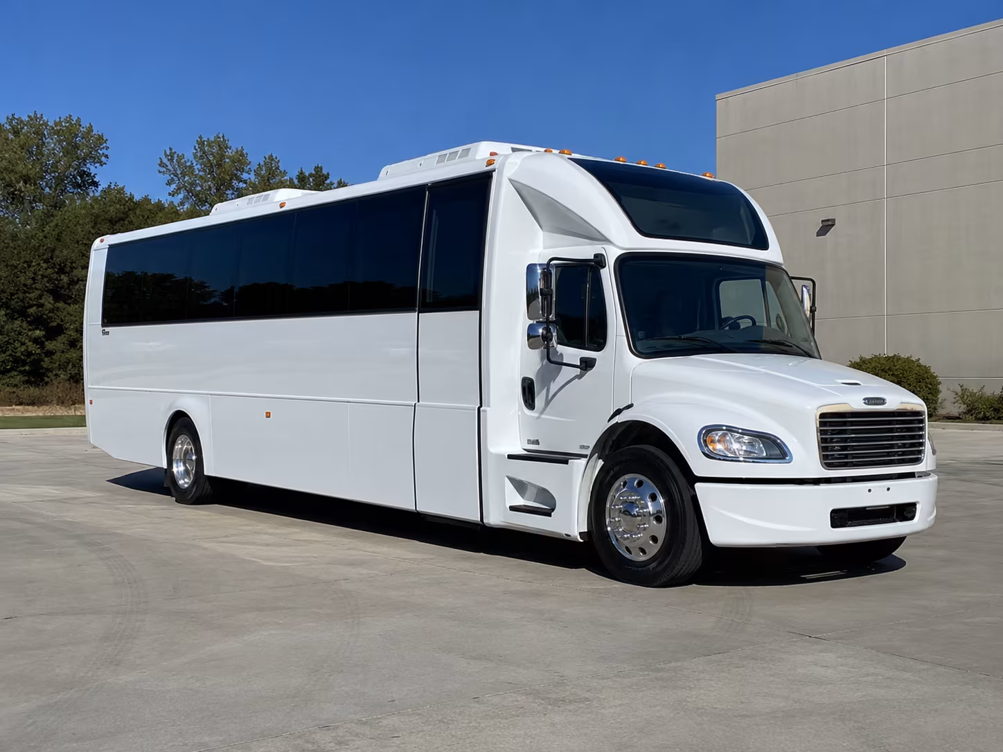 reading 28 passenger party bus